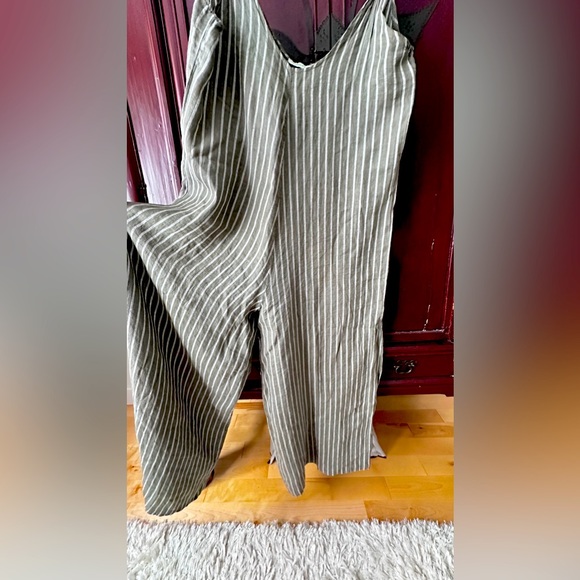100% linen oversized jumpsuit - Picture 4 of 5